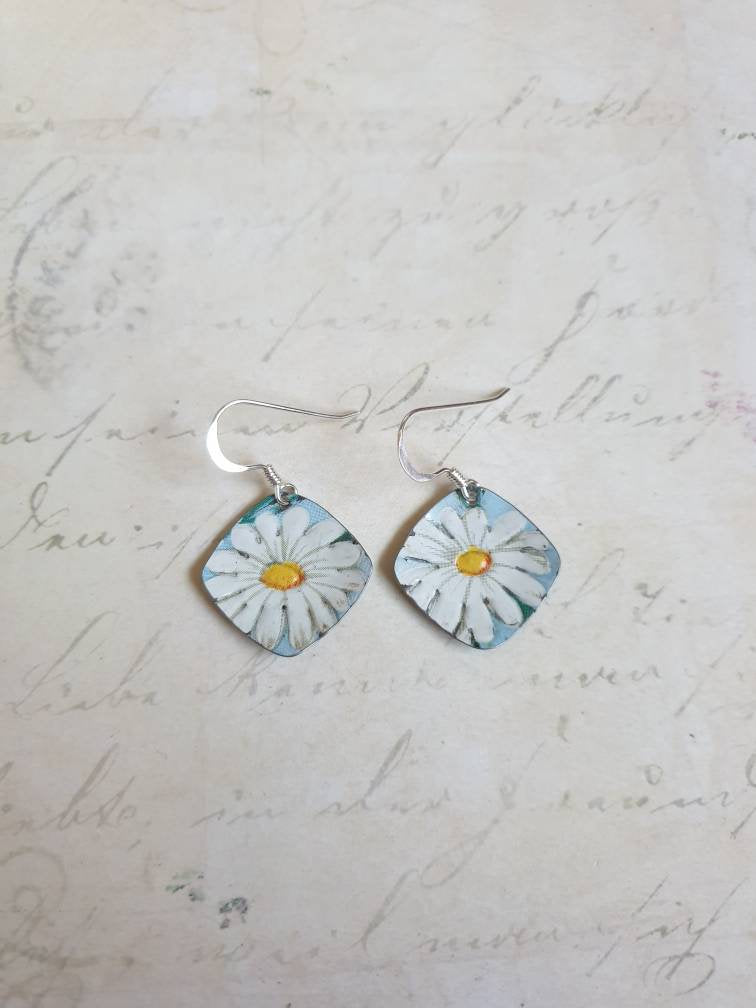 Recycled Vintage Tin Daisy Earrings: 1960s Floral Boho Style