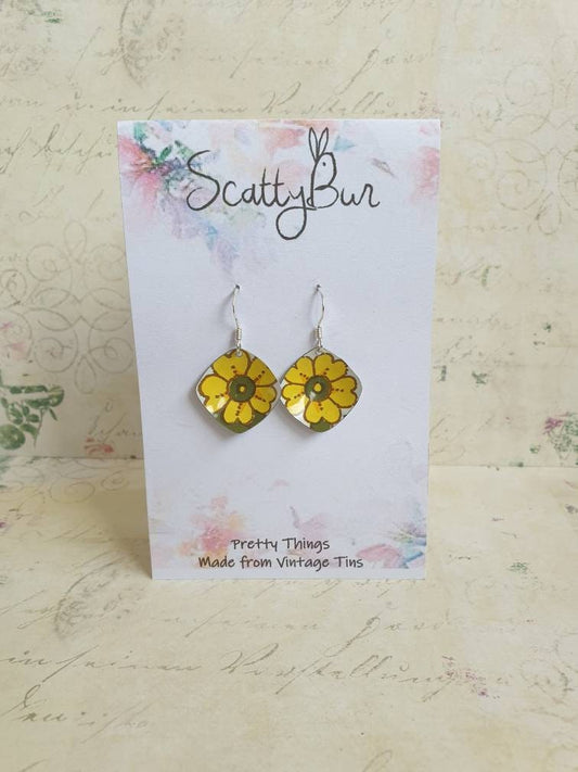 1970s Vintage Tin Primrose Earrings