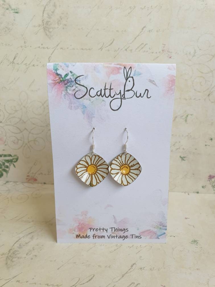 Vintage 1970s Tin Daisy Earrings