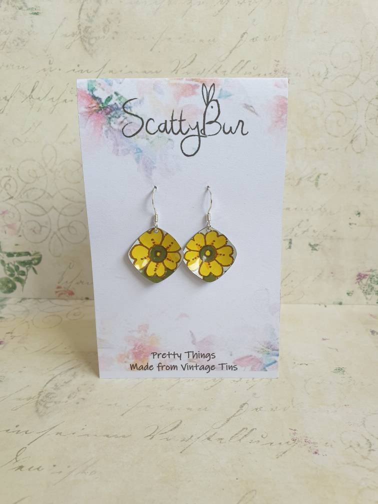 Vintage 1970s Tin Primrose Earrings